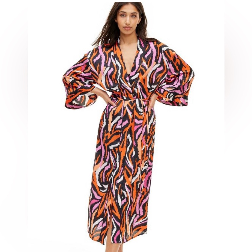 NWT  DVF for Target for Target women’s long satin disco zebra pink robe.